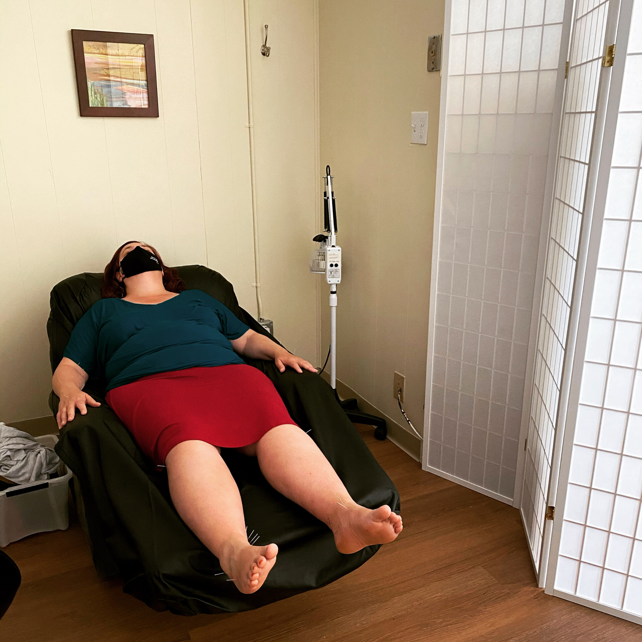 AF1CB00B-C56D-4F4F-814B-67A0993CA994 community acupuncture comfortable setting