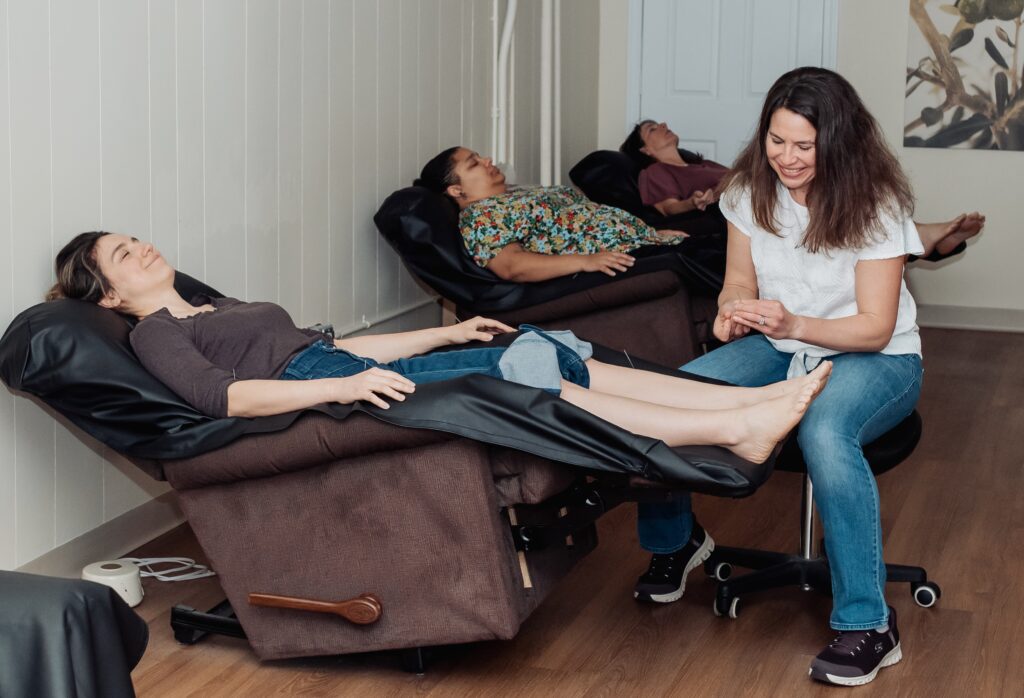 community acupuncture comfortable setting